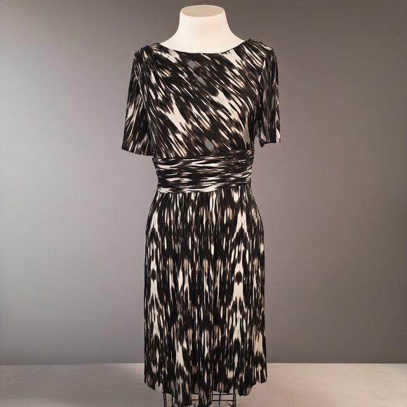 ANTONIO MELANI Dresses & Skirts - Antonio Melani Fit and Flare Jersey Dress Size 10